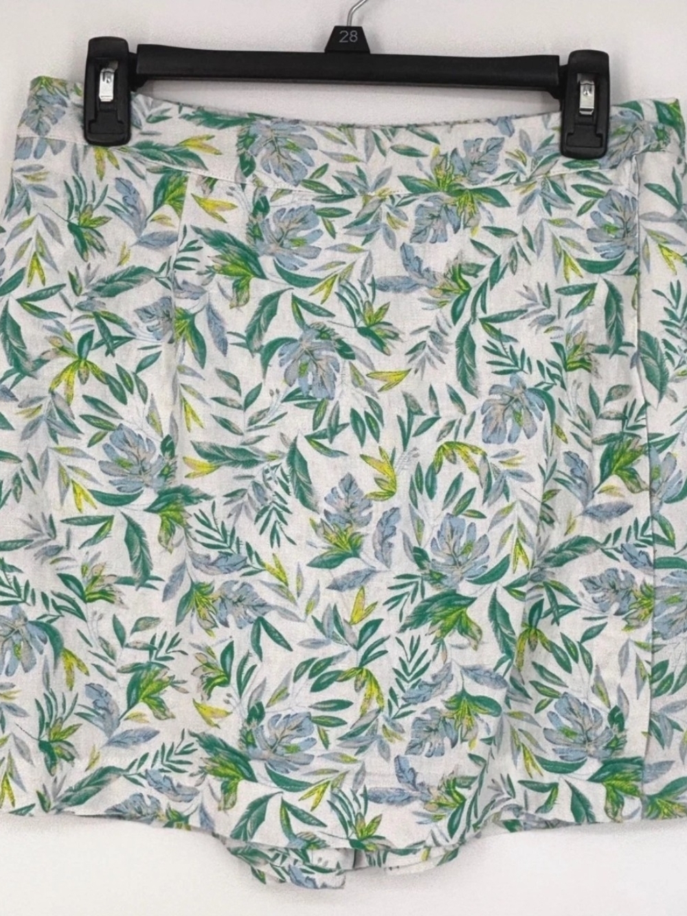 Ellen Tracy White Mini Skort with Green and Blue Leaf Print